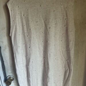 Sleeveless dress with Pearl Accents